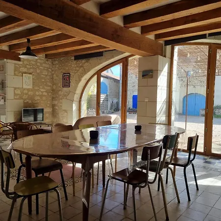 Frühstückspension Sirona - Domaine Viticole Et D'hotes Le Puy-Notre-Dame