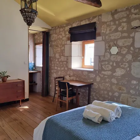 Frühstückspension Sirona - Domaine Viticole Et D'hotes 3*